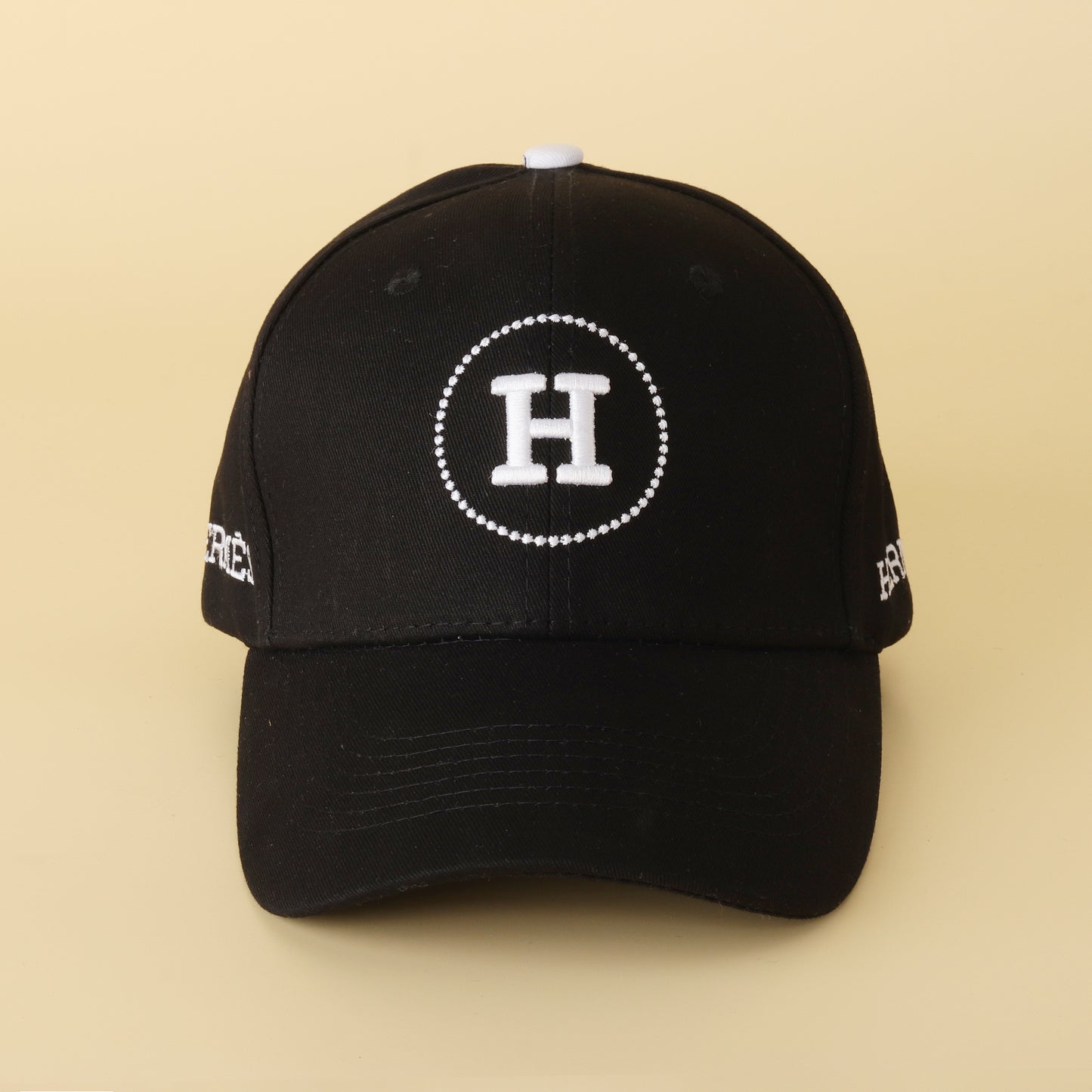 mès Black Logo Baseball Cap