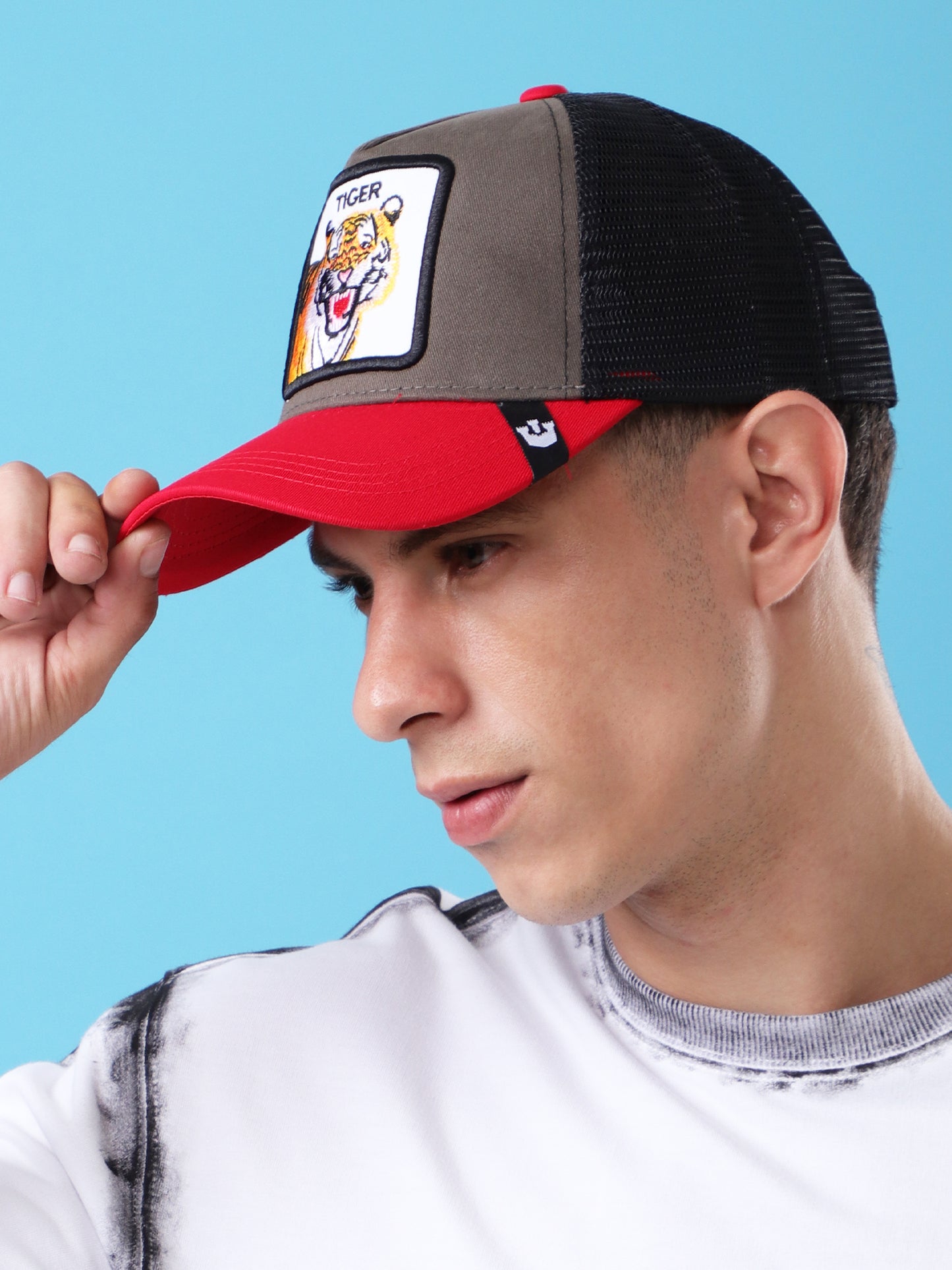 Tiger Embroidered Trucker Cap – Bold Streetwear Style