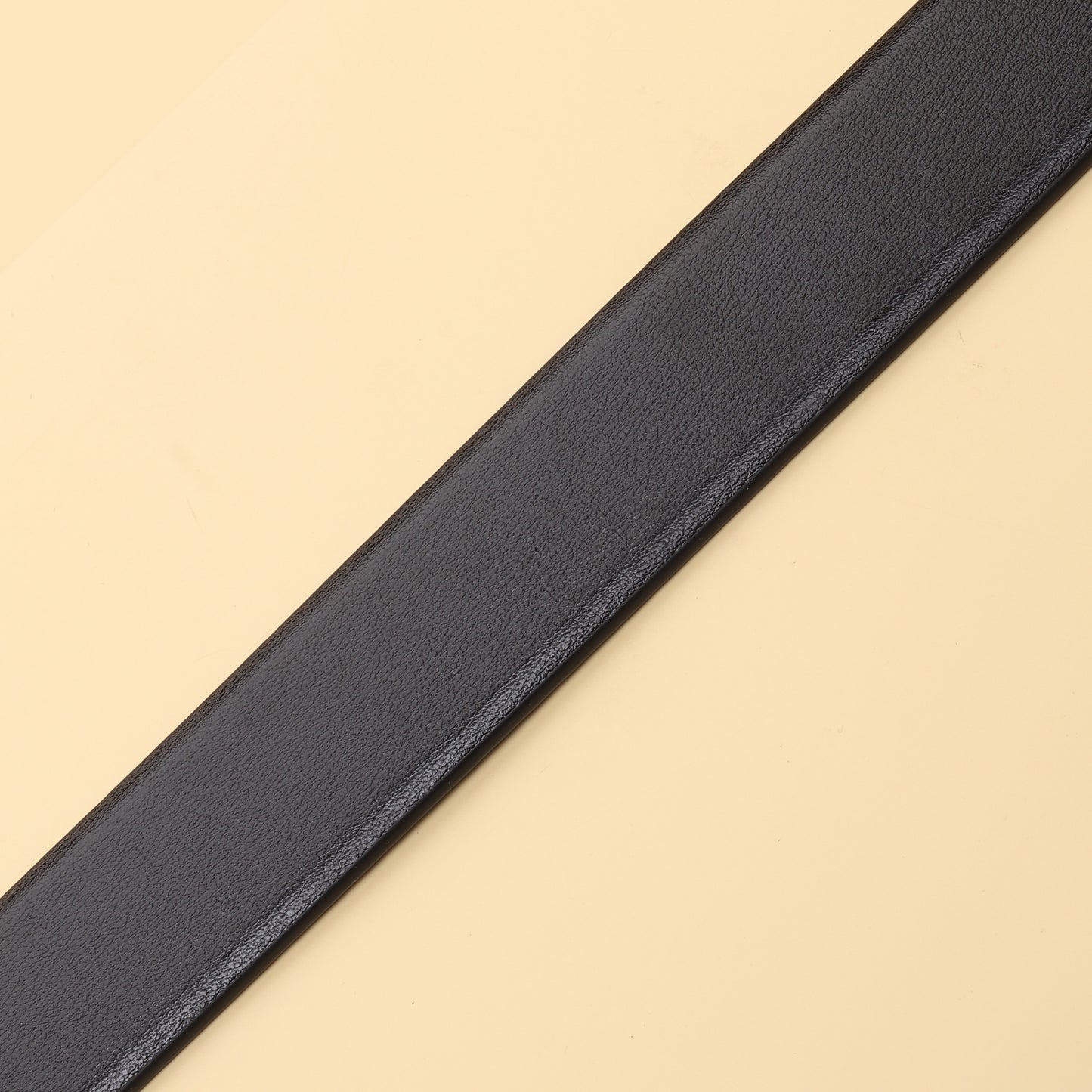‘B’ Buckle Leather Belt