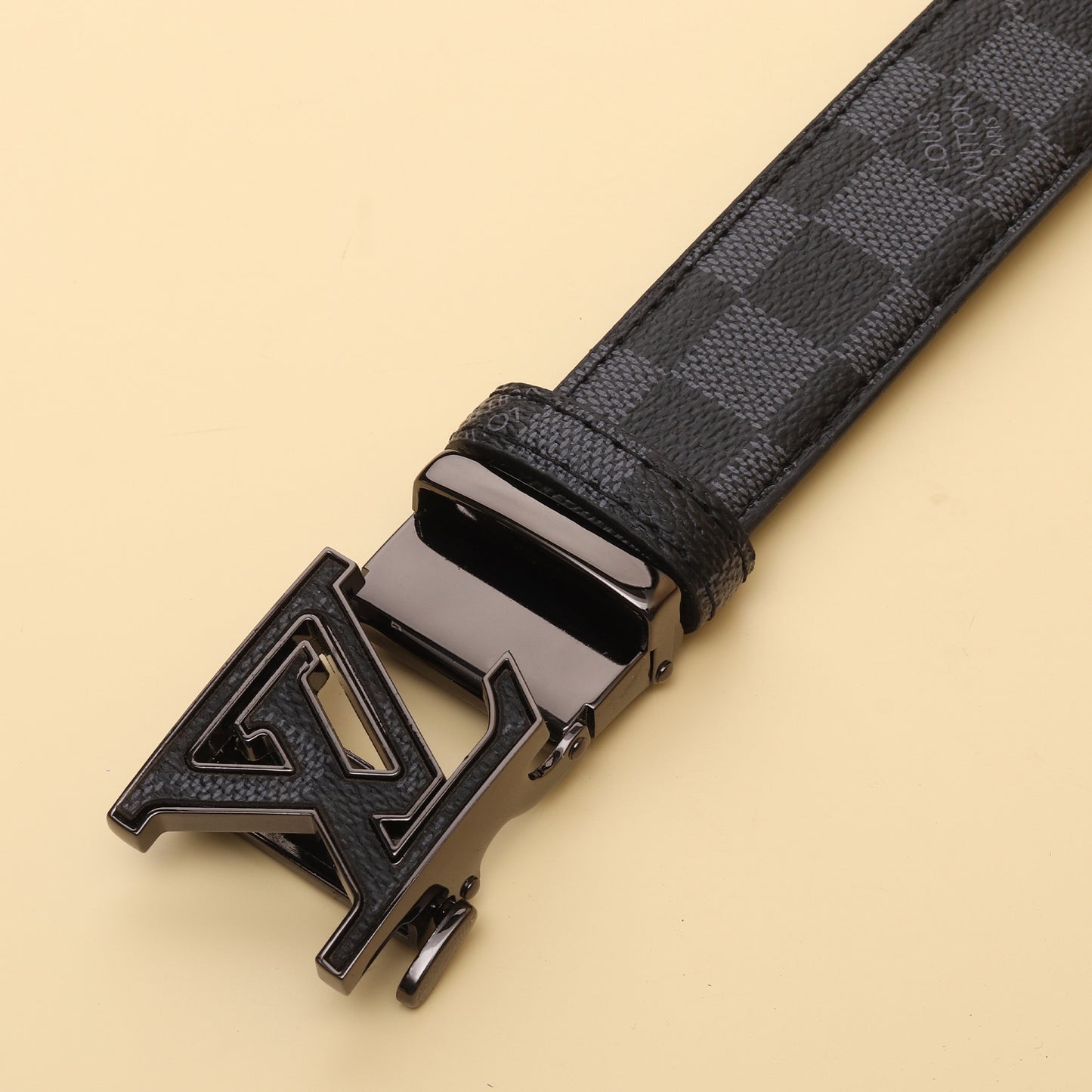 Graphite LV Buckle Belt