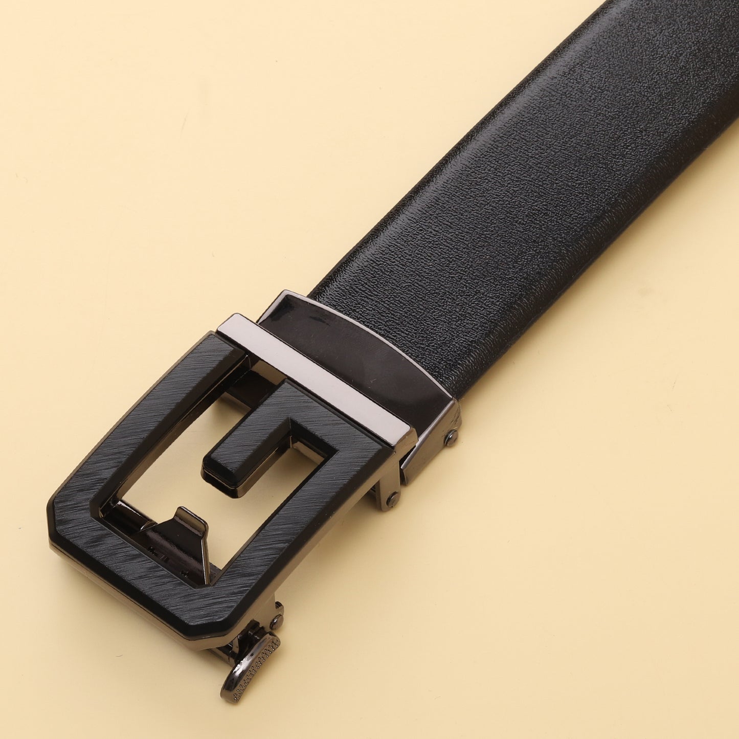 Black G-Buckle Leather Belt