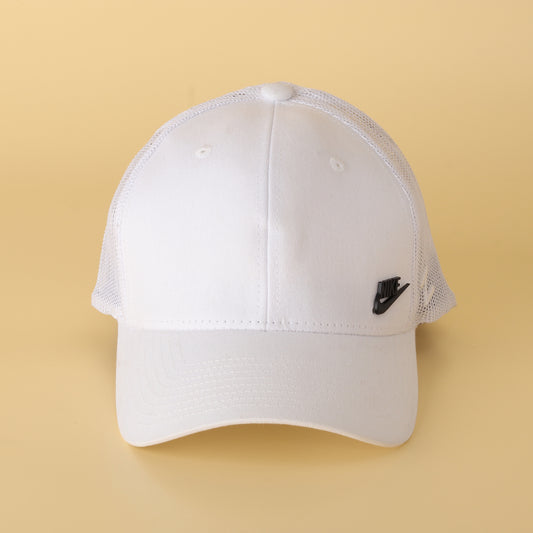 White Mesh Back Cap – Classic Comfort & Sporty Style