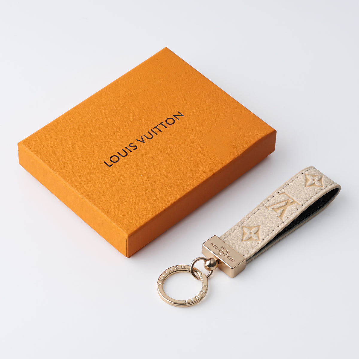 Ivory Elegance Embossed Loop Keychain