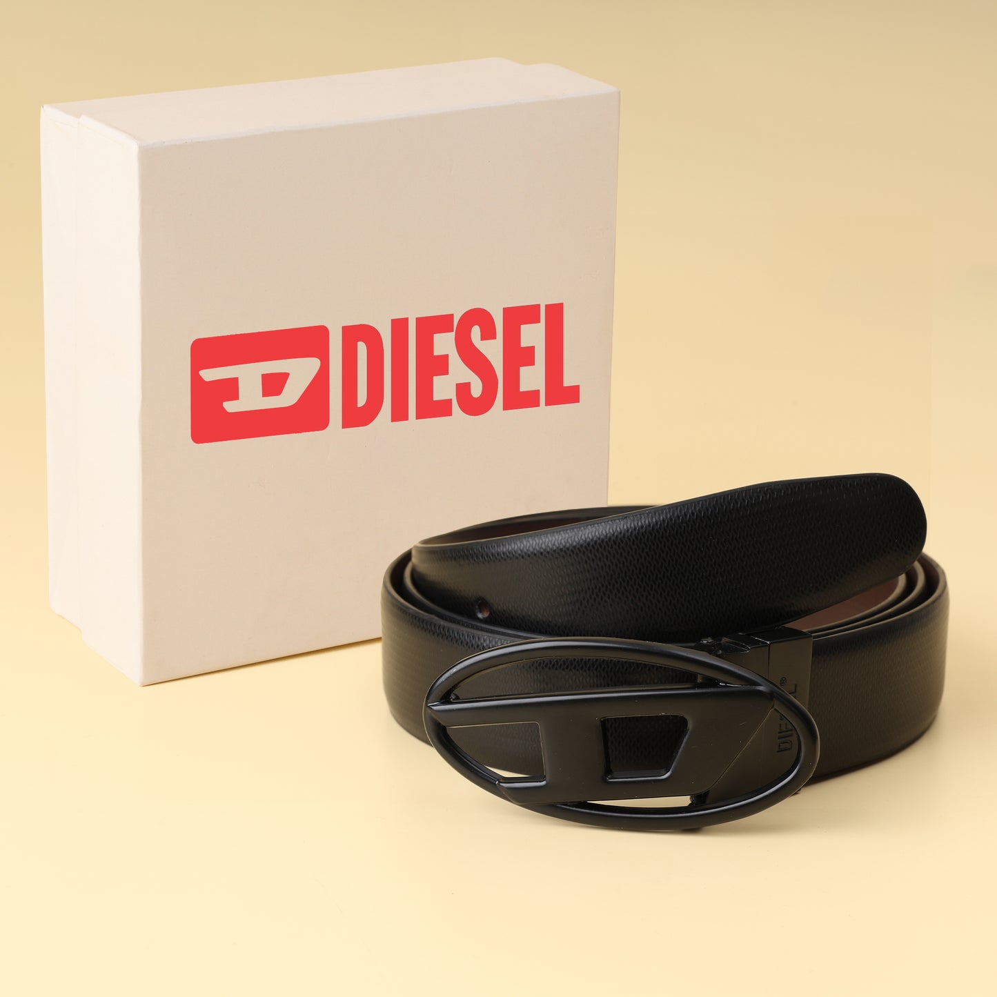 Sleek Oval Hardware Belt