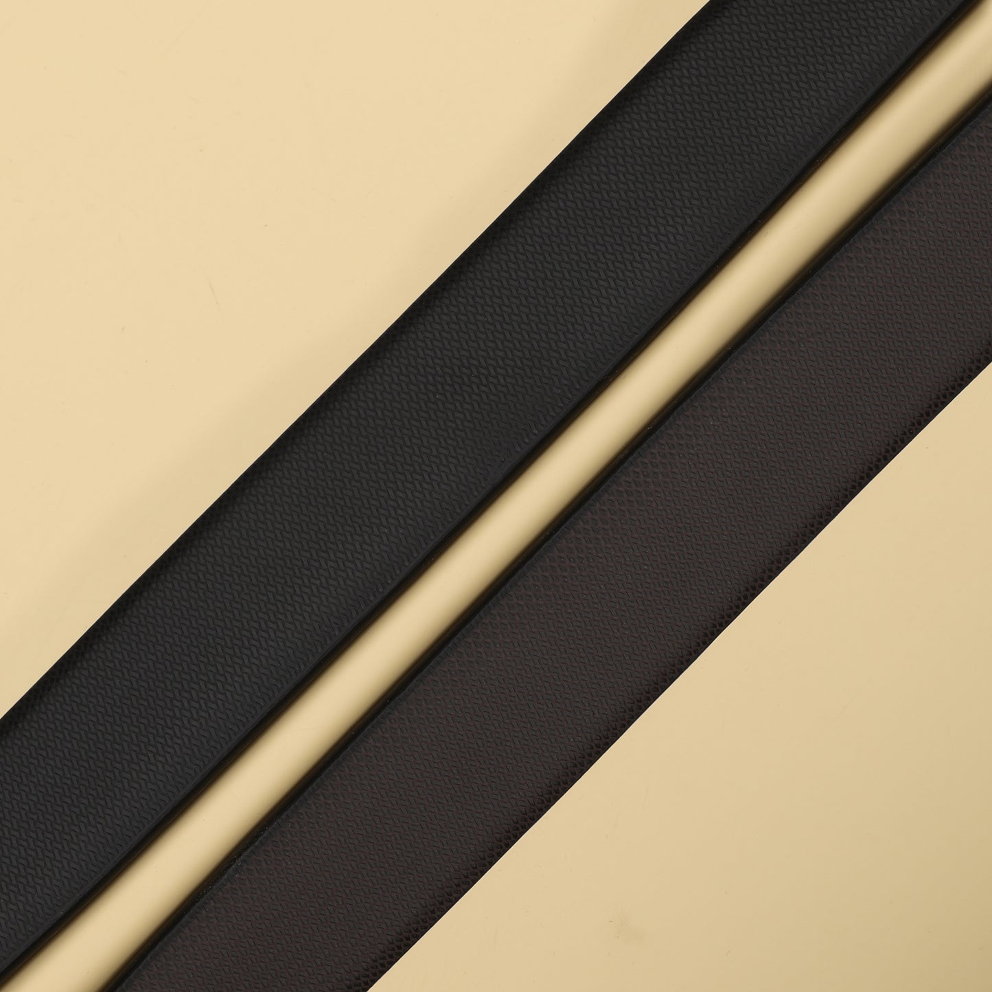Sleek Oval Hardware Belt