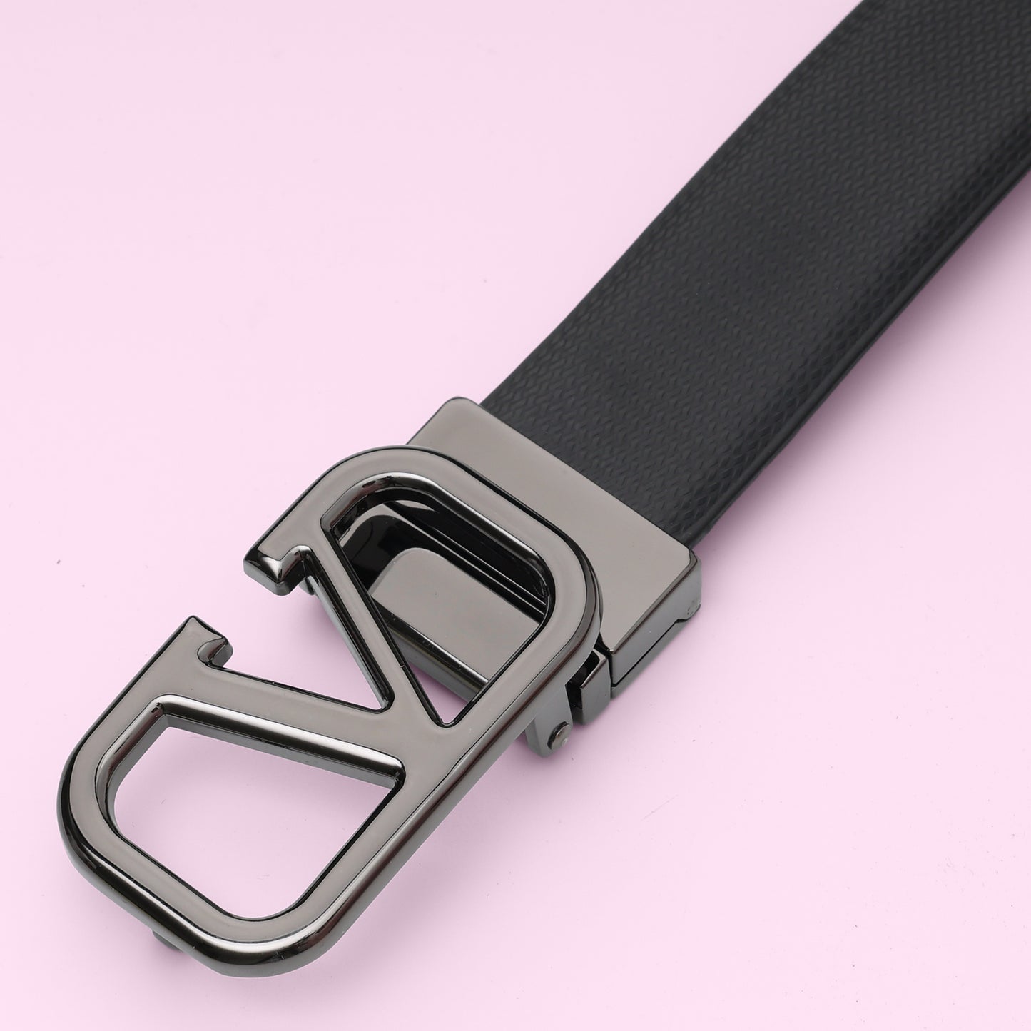 V Signature Belt