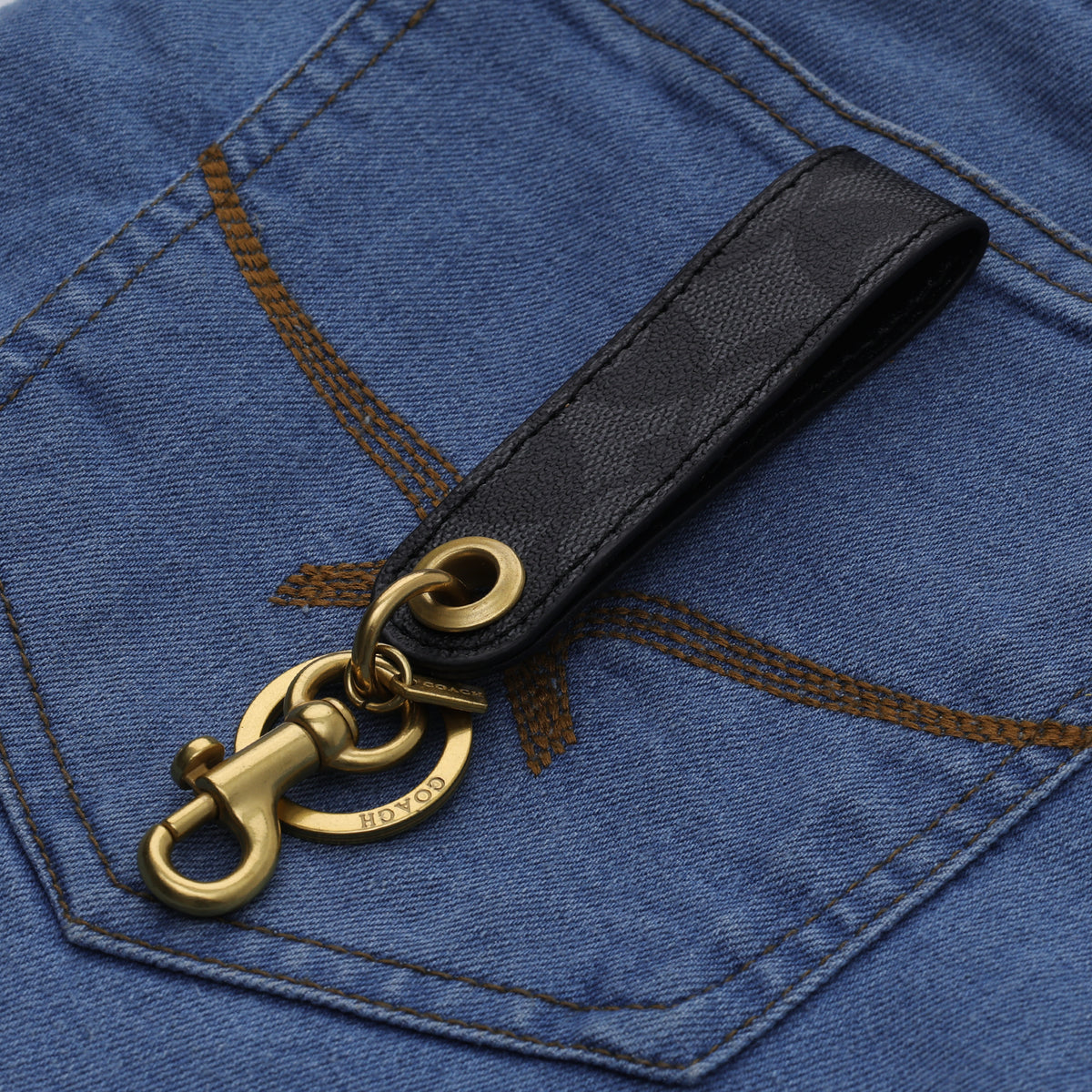 Onyx Noir Signature Loop Keychain